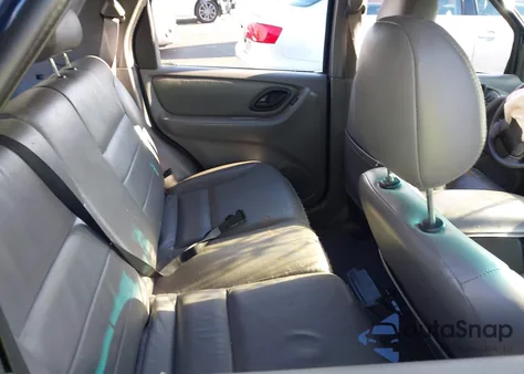 2002 Ford Escape Xlt z USA, uszkodzony, nr VIN 1FMYU04102KA14607